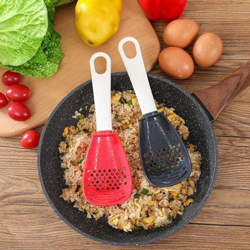 La Cuillère de Cuisine Multifonctionnelle avec Passoire