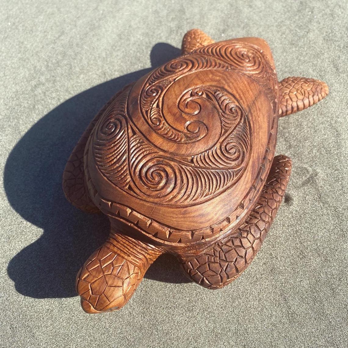 Figure de Tortue Tropicale - Élément de Décoration en Résine