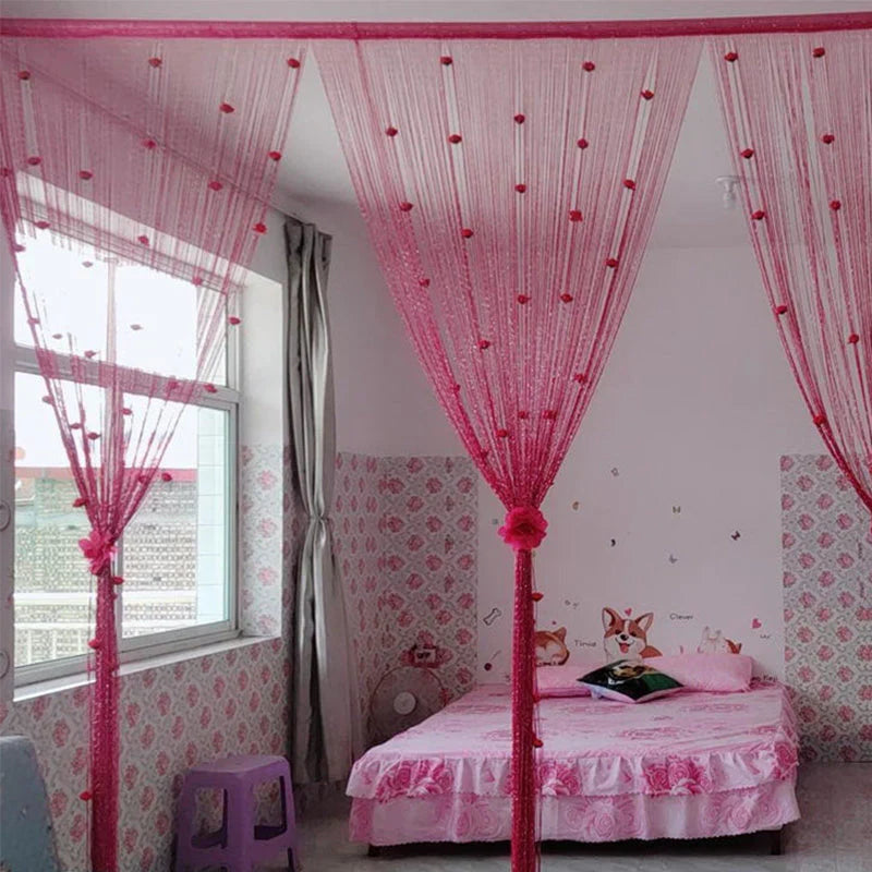 Elégant Rideau de Porte en Fil de Rose - une Déco Stylée pour Ta Maison