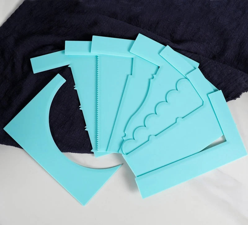 Set de 8 Racloirs à Décor de Gâteaux