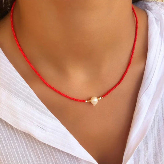 Un Collier de Perles Élégant - une Beauté Intemporelle avec du Style!