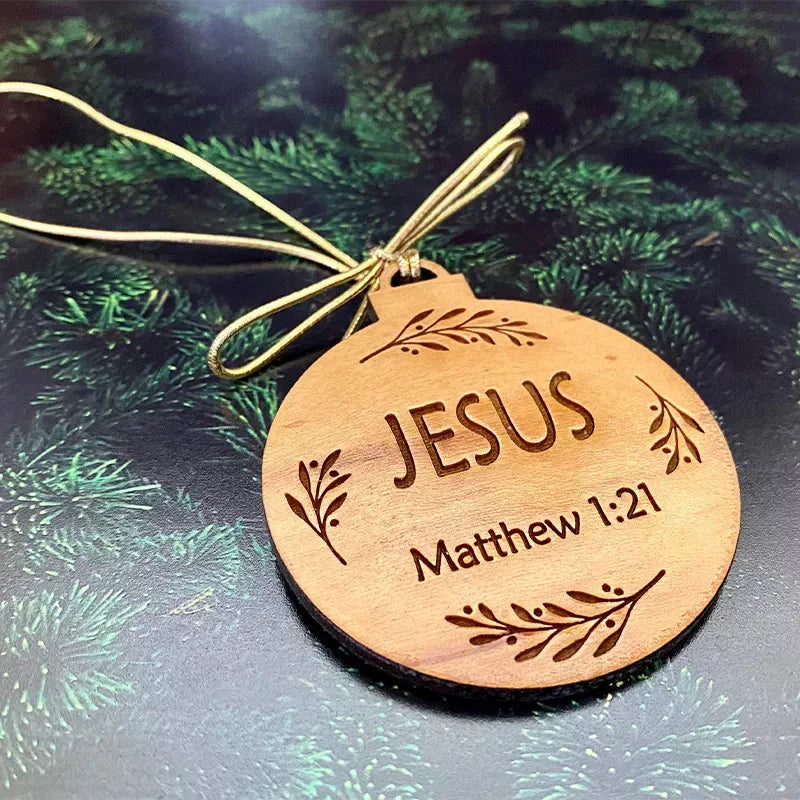 Panneau en Bois avec des Noms Bibliques - une Décoration de Noël qui Inspire la Réflexion!