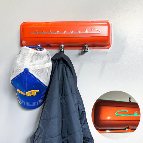 Crochet Mural Unique en Son Genre au Design de Bougies D' Allumage - Parfait pour les Fans de Voitures!