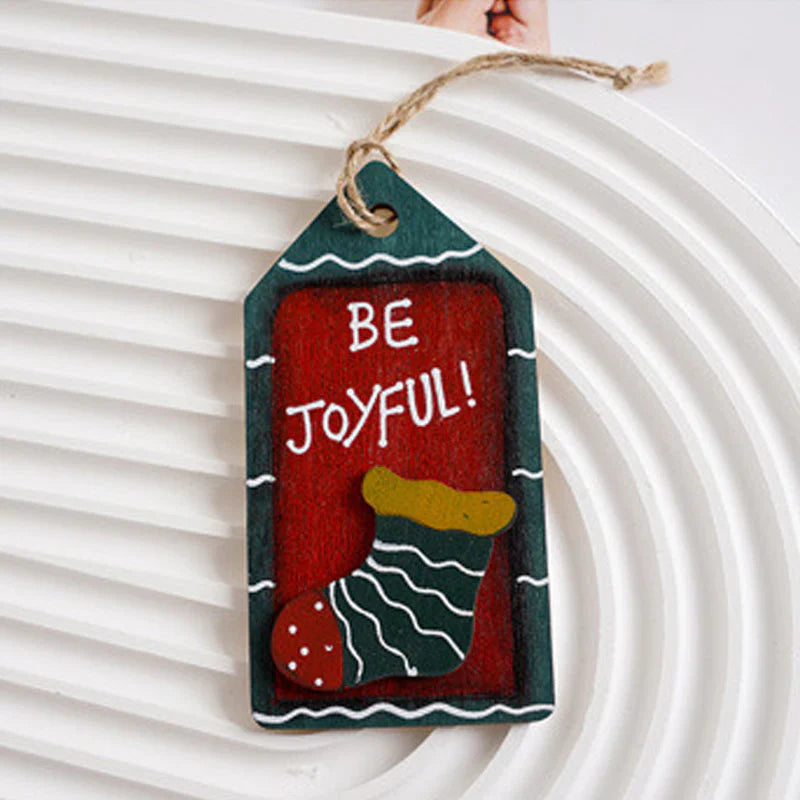 Des Pendentifs en Bois pour une Décoration de Noël Festive