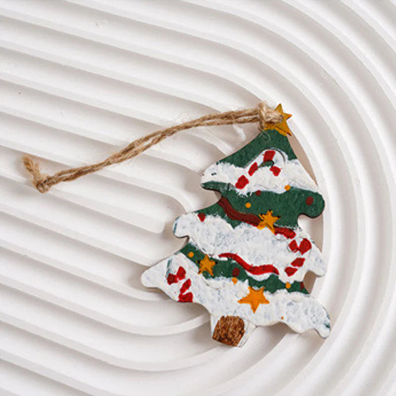 Des Pendentifs en Bois pour une Décoration de Noël Festive